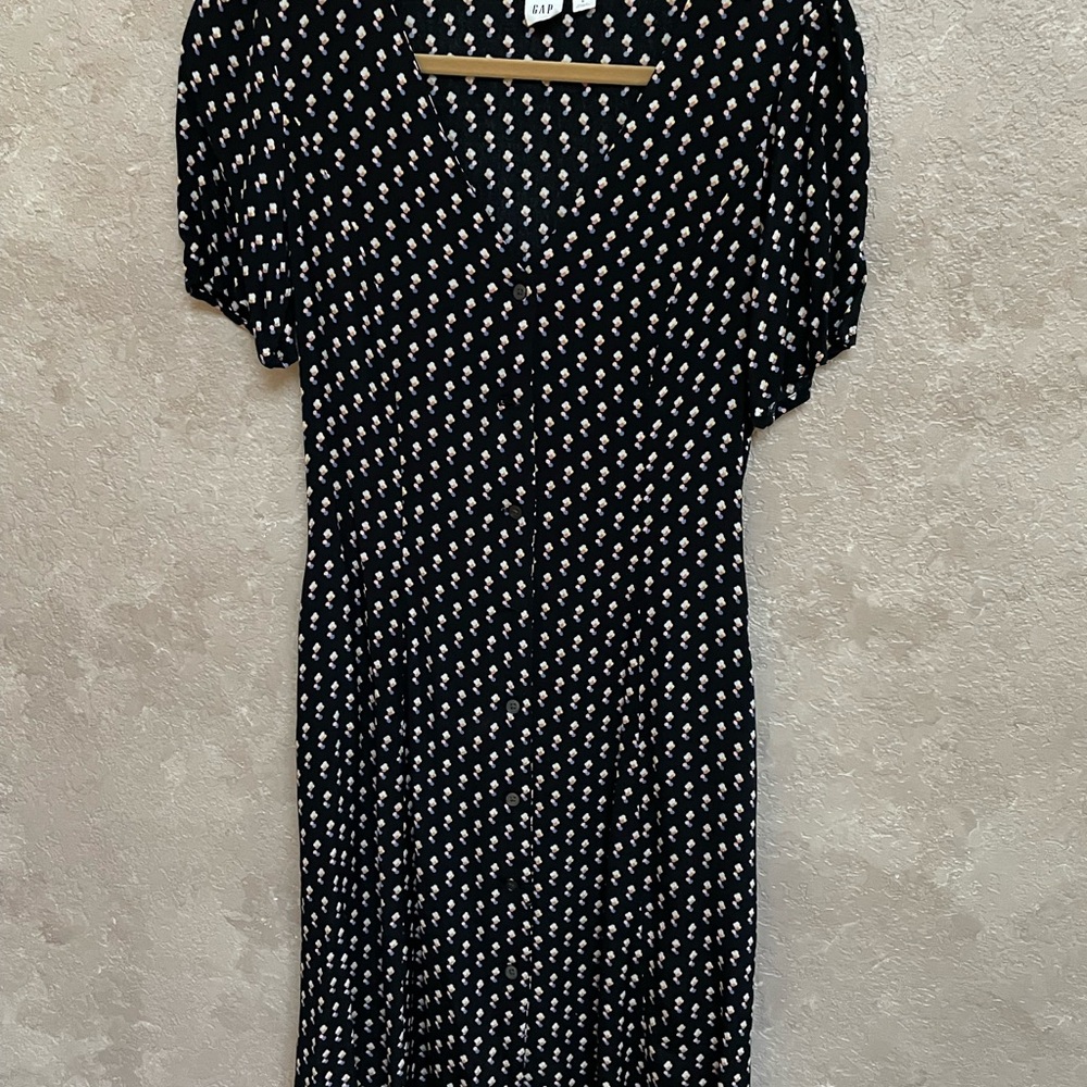 GAP Black and dotted Midi Dress